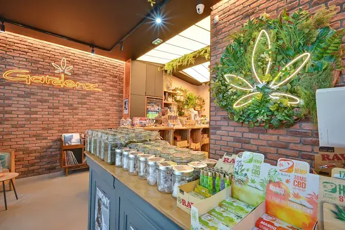 Devanture de la boutique Gardenz Alexandrie Garden, 2 rue d'Alexandrie à Paris 2