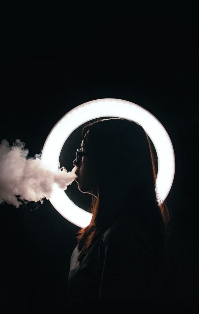 Femme qui fume